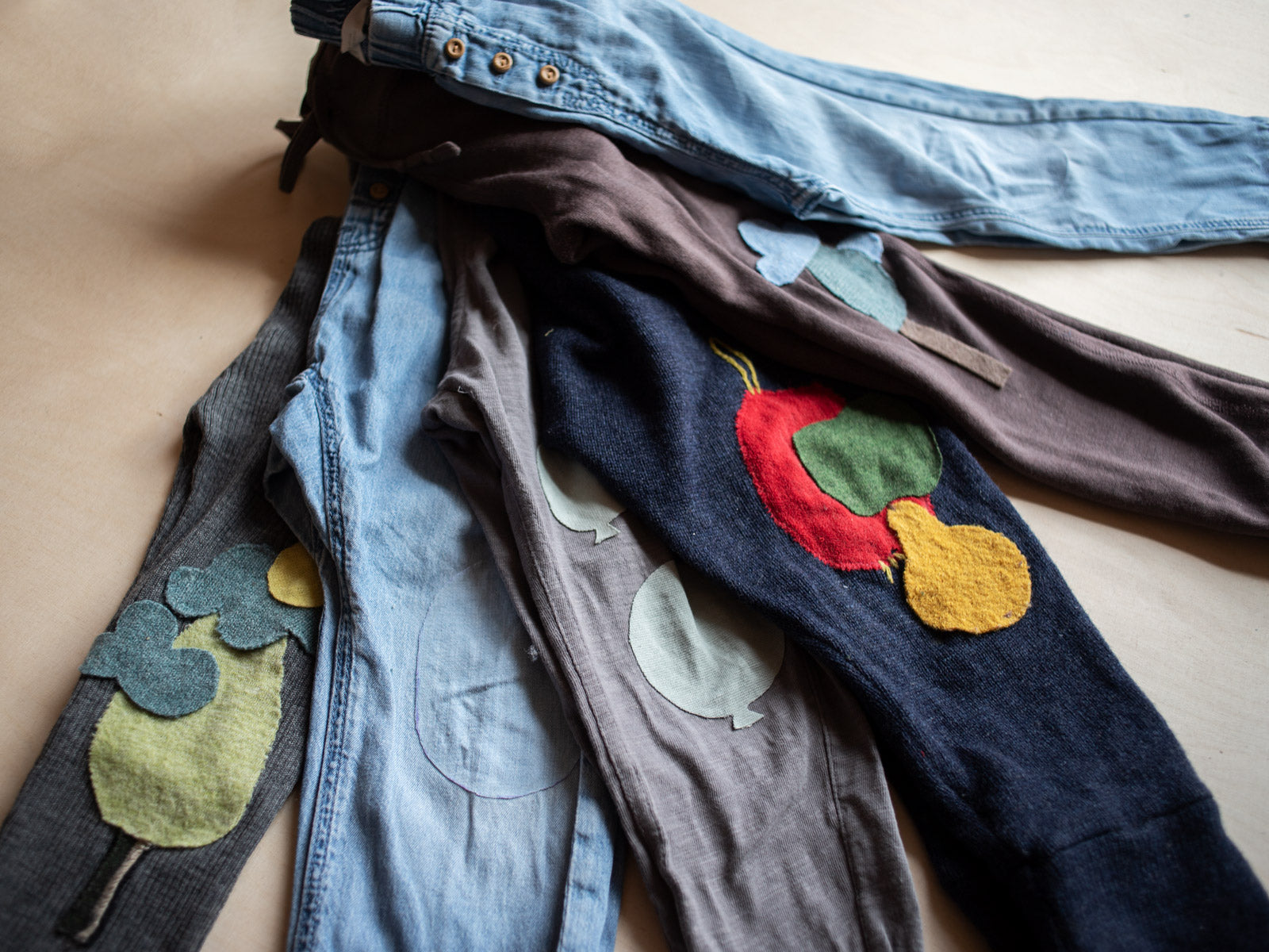 Kleine-Prints_Upcycling_DIY_kaputte-Knie-reparieren