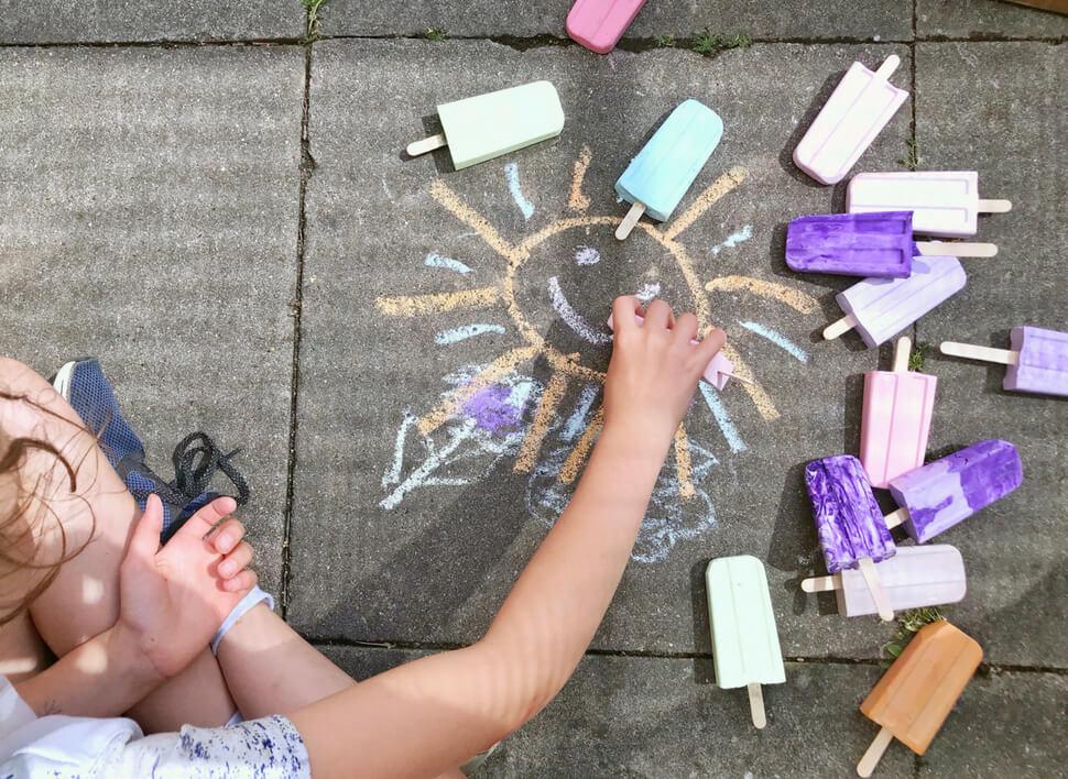 Schöner spielen: DIY Straßenkreide in Eisform — Kleine Prints