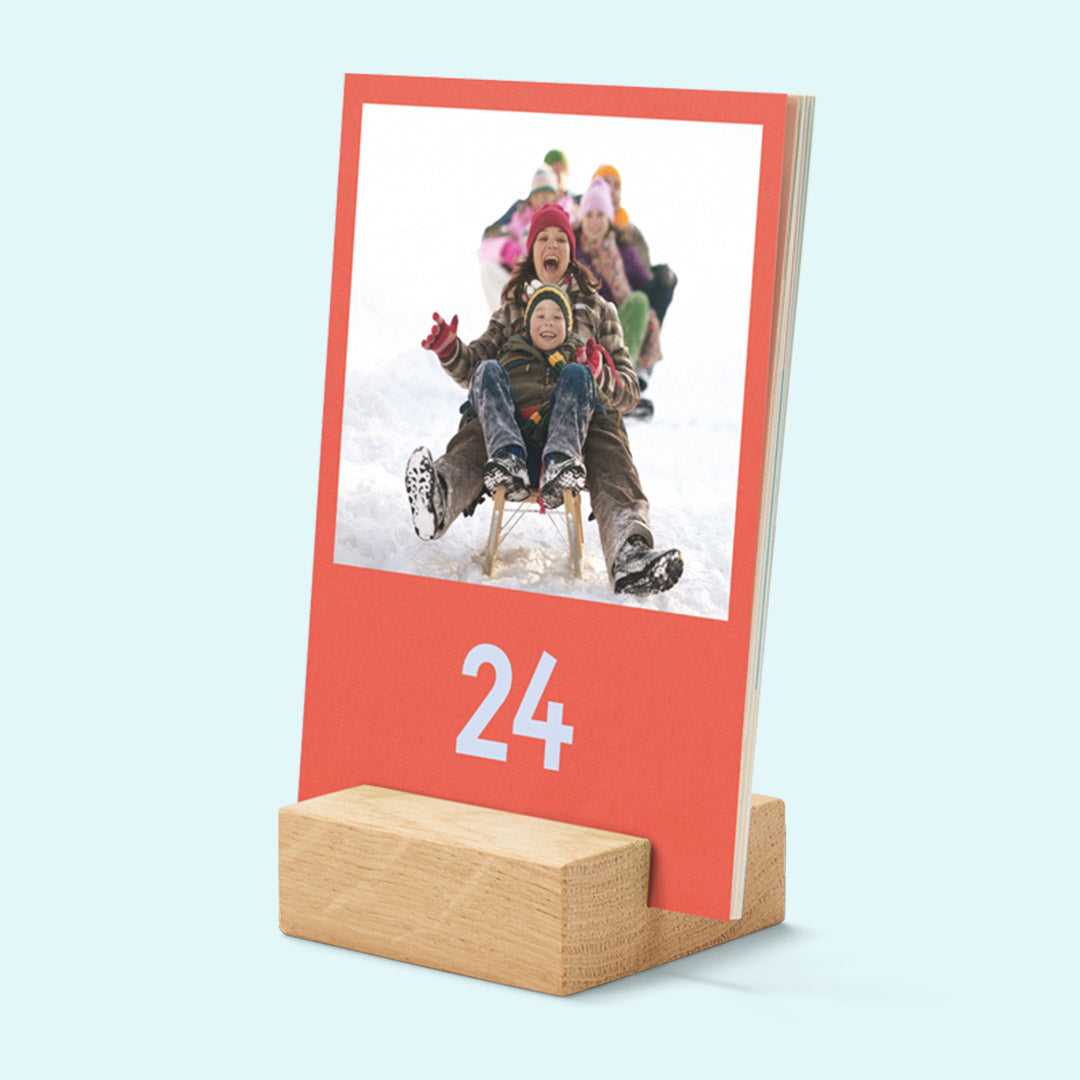 Personalisierter Foto Adventskalender mit Holzhalter von Kleine Prints
