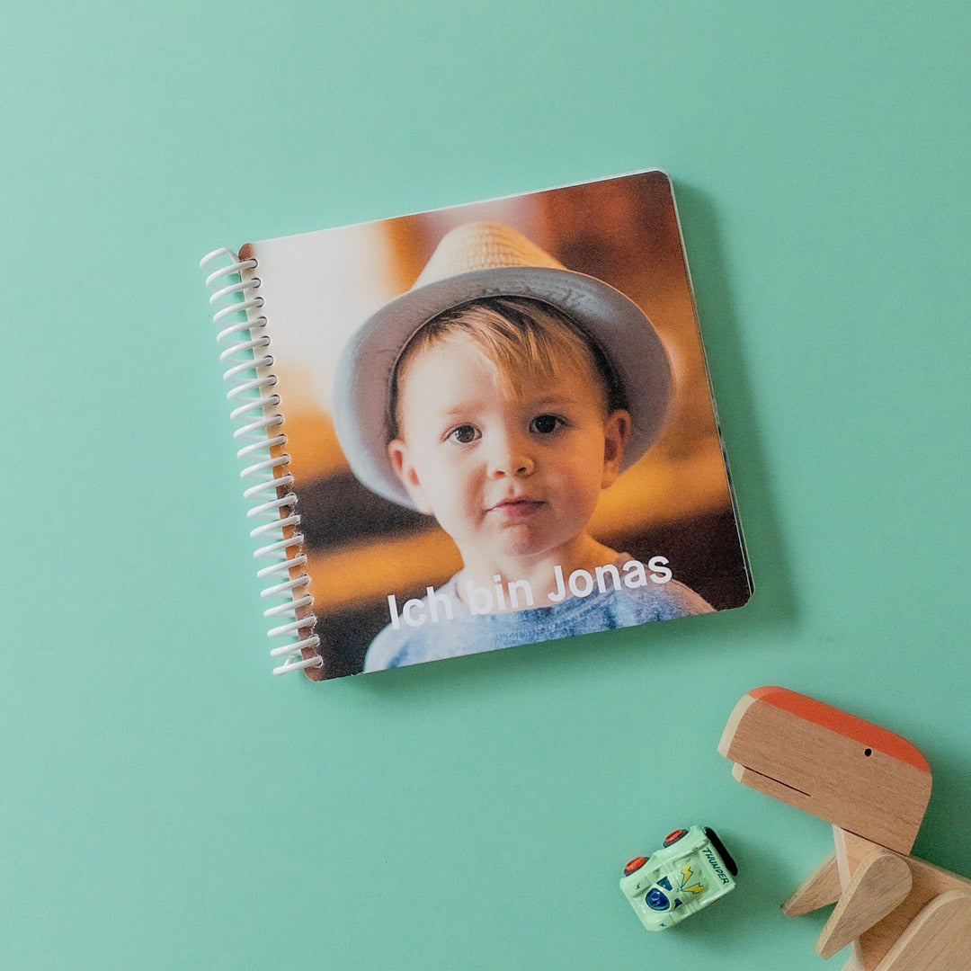 Ich Buch für Kinder — Das Fotobuch für die Krippe mit dicken Pappseiten von Kleine Prints