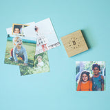 Quadratische Fotoprints mit Holzhalter von Kleine Prints